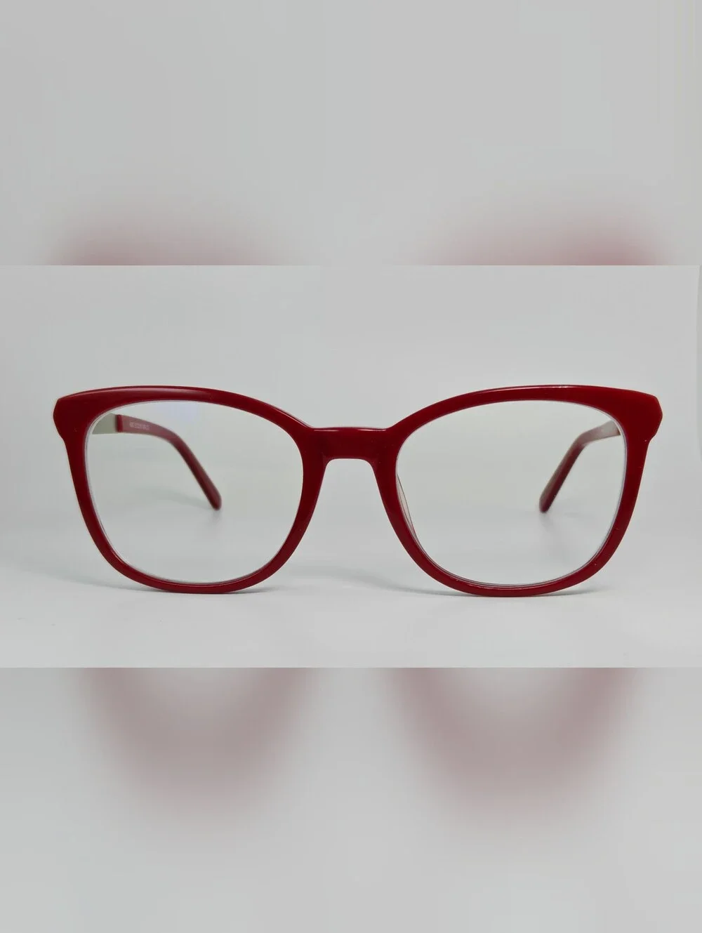 Kat. Stylish Red Women's Cat Eye. Wayfarer Vibes.